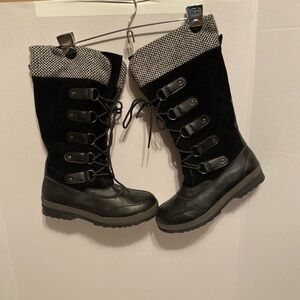 Elegant Black Winter Boots with Knit Detail